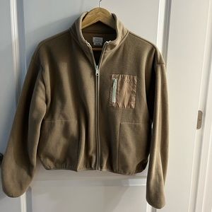 Hardly worn Rvca women’s brand crop fleece size medium